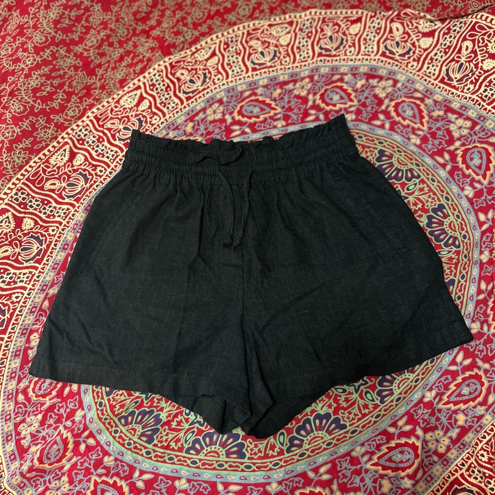 Black linen shorts size S